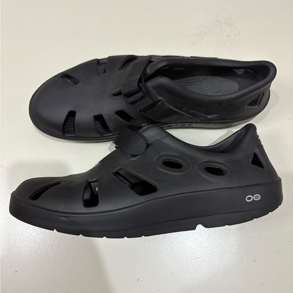 OOFOS Other - SOLD-Oofos 1300 Men's OOCANDOO Black Sandals Size 12
